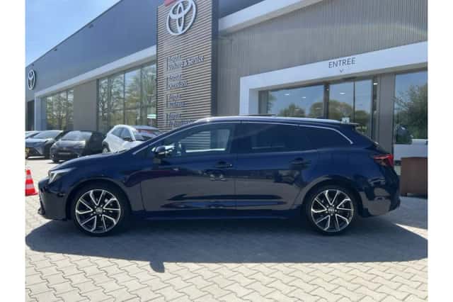 Toyota Corolla (2024) thumbnail 2