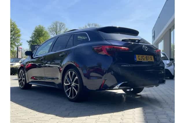 Toyota Corolla (2024) thumbnail 3