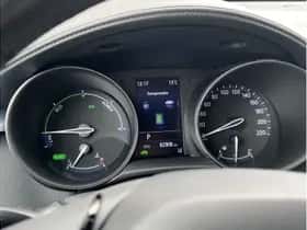 Toyota C-HR (2020) thumbnail 13