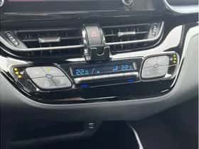 Toyota C-HR (2020) thumbnail 19