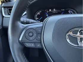 Toyota RAV4 (2021) thumbnail 12