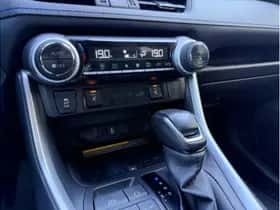 Toyota RAV4 (2021) thumbnail 17