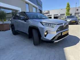 Toyota RAV4 (2021) thumbnail 3