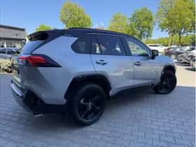 Toyota RAV4 (2021) thumbnail 4