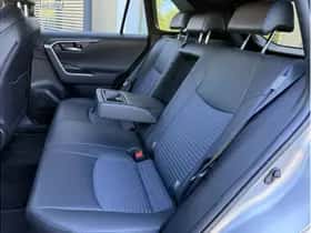 Toyota RAV4 (2021) thumbnail 9