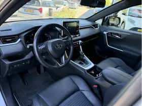 Toyota RAV4 (2021) thumbnail 10