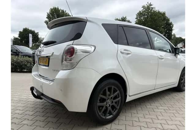 Toyota Verso (2016) thumbnail 4