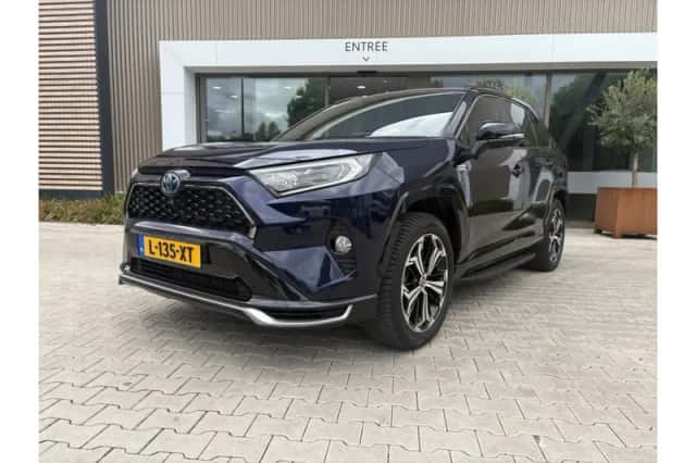 Toyota RAV4 (2021) thumbnail 1