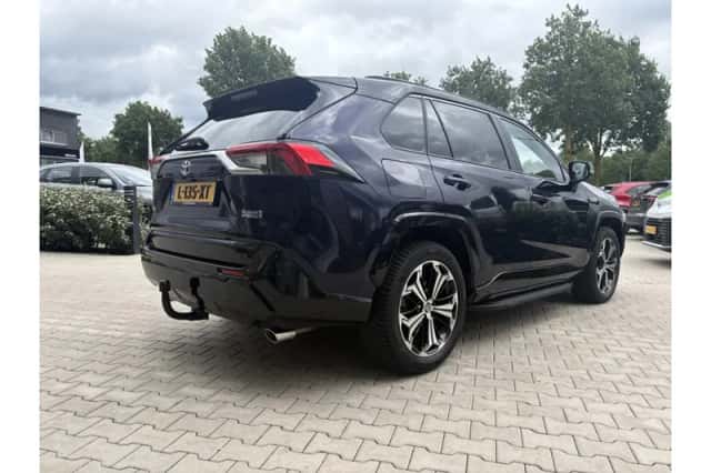 Toyota RAV4 (2021) thumbnail 4