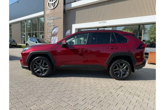 Toyota RAV4 (2022) thumbnail 3