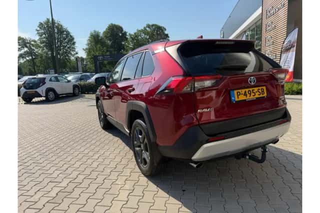 Toyota RAV4 (2022) thumbnail 4