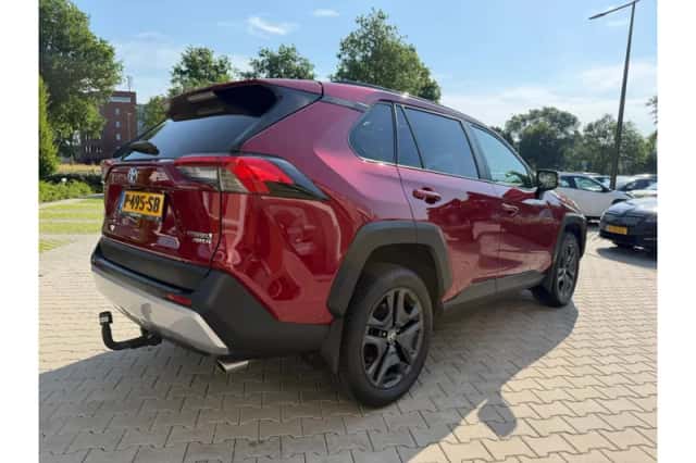 Toyota RAV4 (2022) thumbnail 6