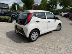 Toyota Aygo (2021) thumbnail 3