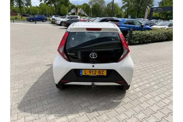 Toyota Aygo (2021) thumbnail 4