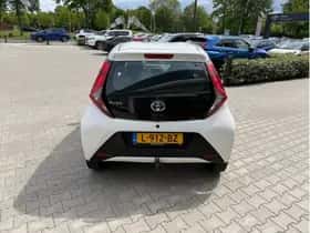 Toyota Aygo (2021) thumbnail 4