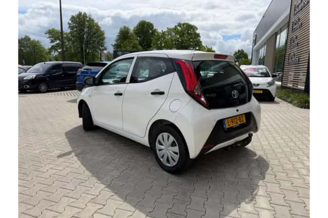 Toyota Aygo (2021) thumbnail 5