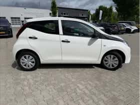 Toyota Aygo (2021) thumbnail 8
