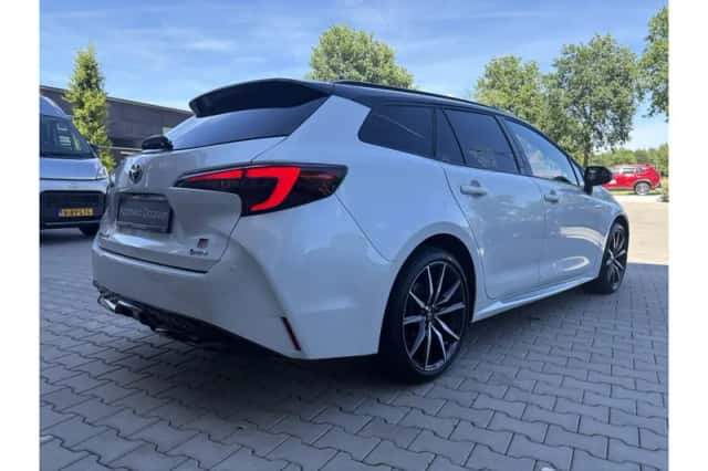Toyota Corolla (2025) thumbnail 4