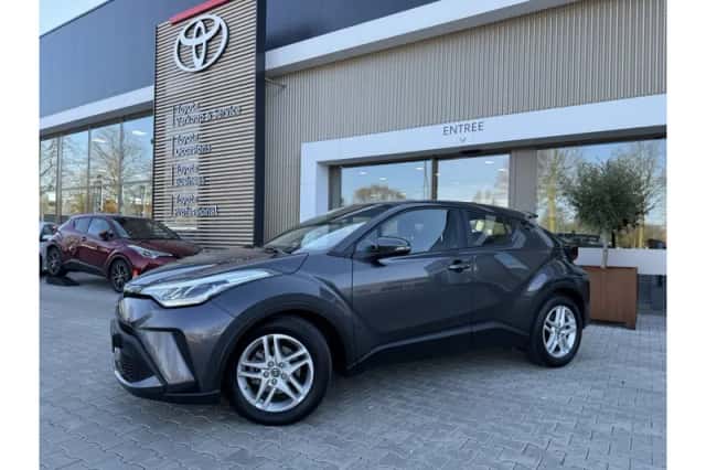 Toyota C-HR (2023) thumbnail 2