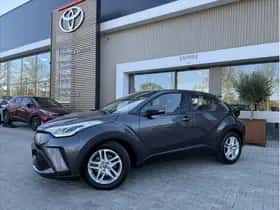 Toyota C-HR (2023) thumbnail 2