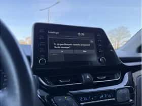 Toyota C-HR (2023) thumbnail 16