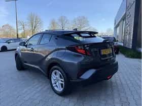 Toyota C-HR (2023) thumbnail 5