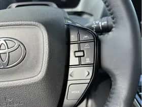 Toyota bZ4X (2025) thumbnail 11