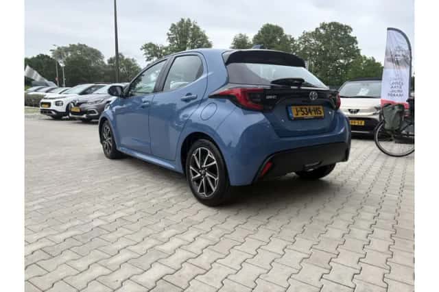 Toyota Yaris (2020) thumbnail 3