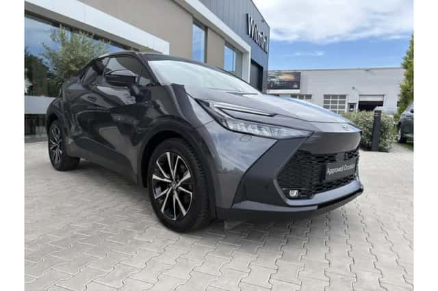 Toyota C-HR (2025) thumbnail 2