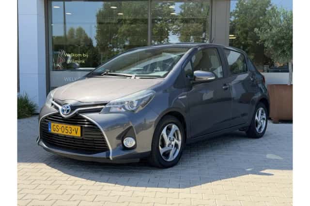 Toyota Yaris (2015) thumbnail 1