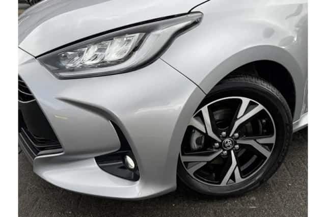Toyota Yaris (2024) thumbnail 2
