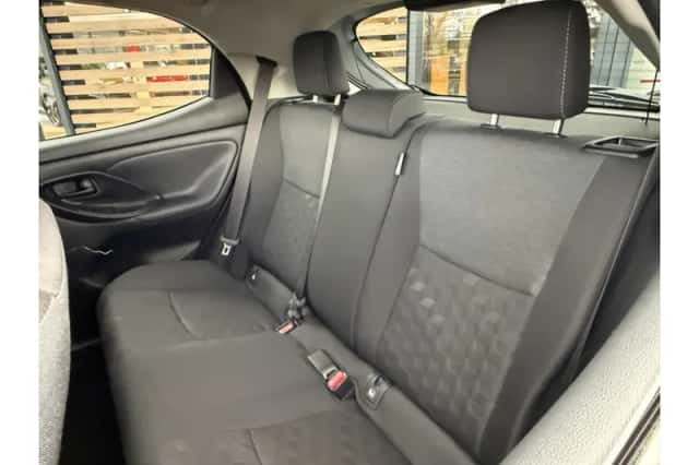 Toyota Yaris (2024) thumbnail 3