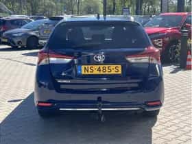 Toyota Auris (2017) thumbnail 4