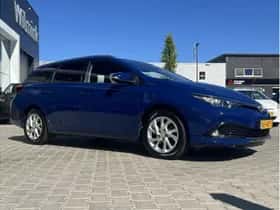 Toyota Auris (2017) thumbnail 5