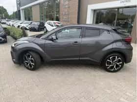 Toyota C-HR (2019) thumbnail 2