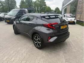 Toyota C-HR (2019) thumbnail 3