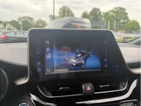 Toyota C-HR (2019) thumbnail 28