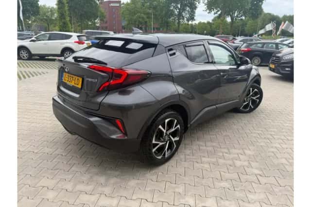 Toyota C-HR (2019) thumbnail 6