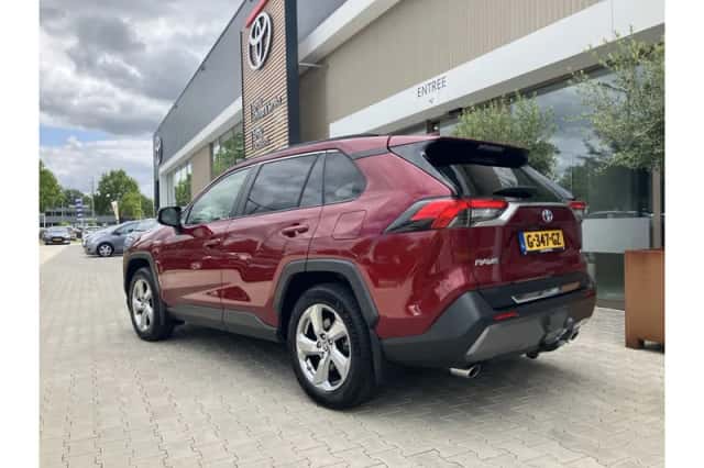 Toyota RAV4 (2019) thumbnail 3