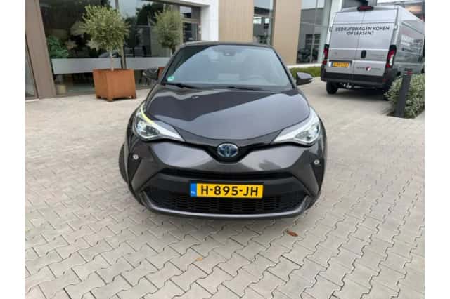 Toyota C-HR (2020) thumbnail 5