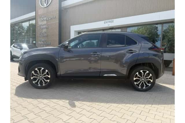 Toyota Yaris Cross (2024) thumbnail 2