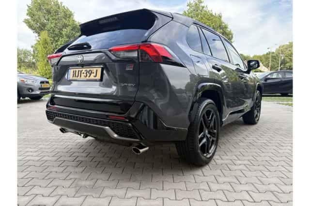 Toyota RAV4 (2025) thumbnail 3