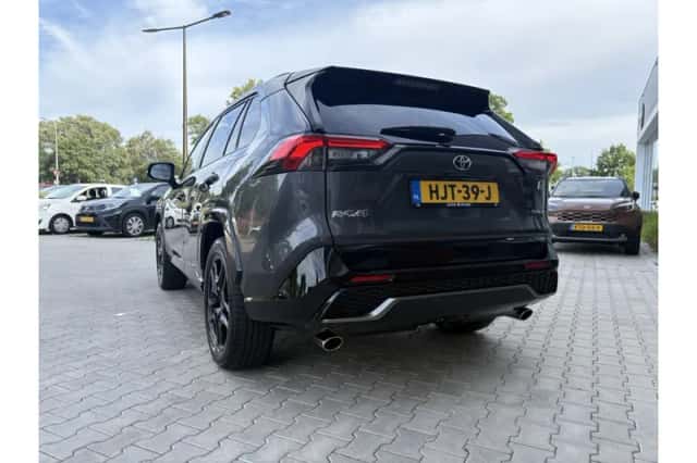 Toyota RAV4 (2025) thumbnail 4