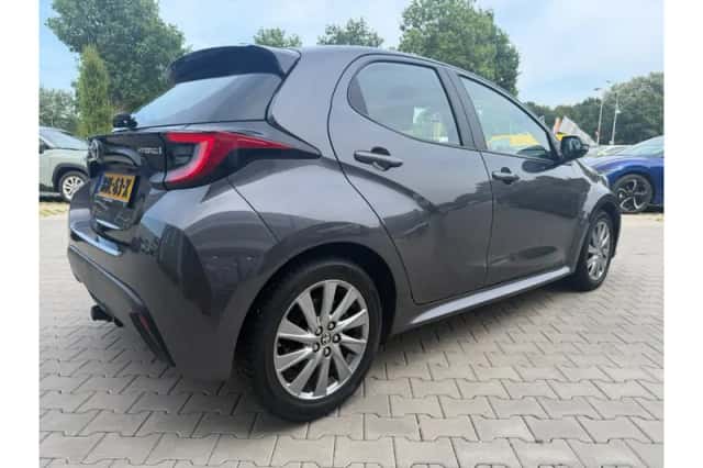 Toyota Yaris (2023) thumbnail 5