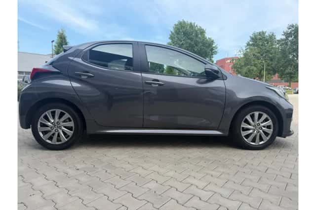 Toyota Yaris (2023) thumbnail 6
