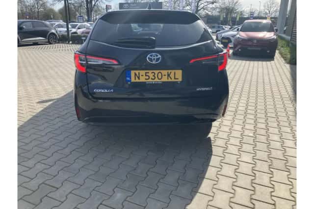 Toyota Corolla (2021) thumbnail 4