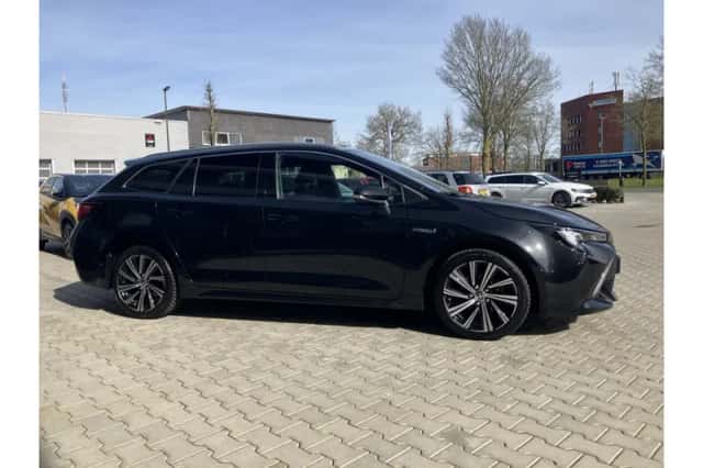 Toyota Corolla (2021) thumbnail 6