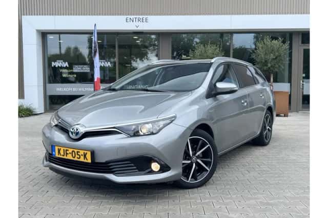 Toyota Auris (2017) thumbnail 1