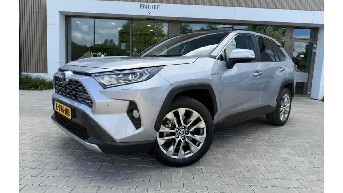 Toyota RAV4 (2021) — foto 1