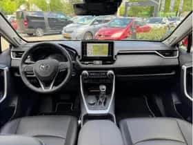 Toyota RAV4 (2021) thumbnail 11